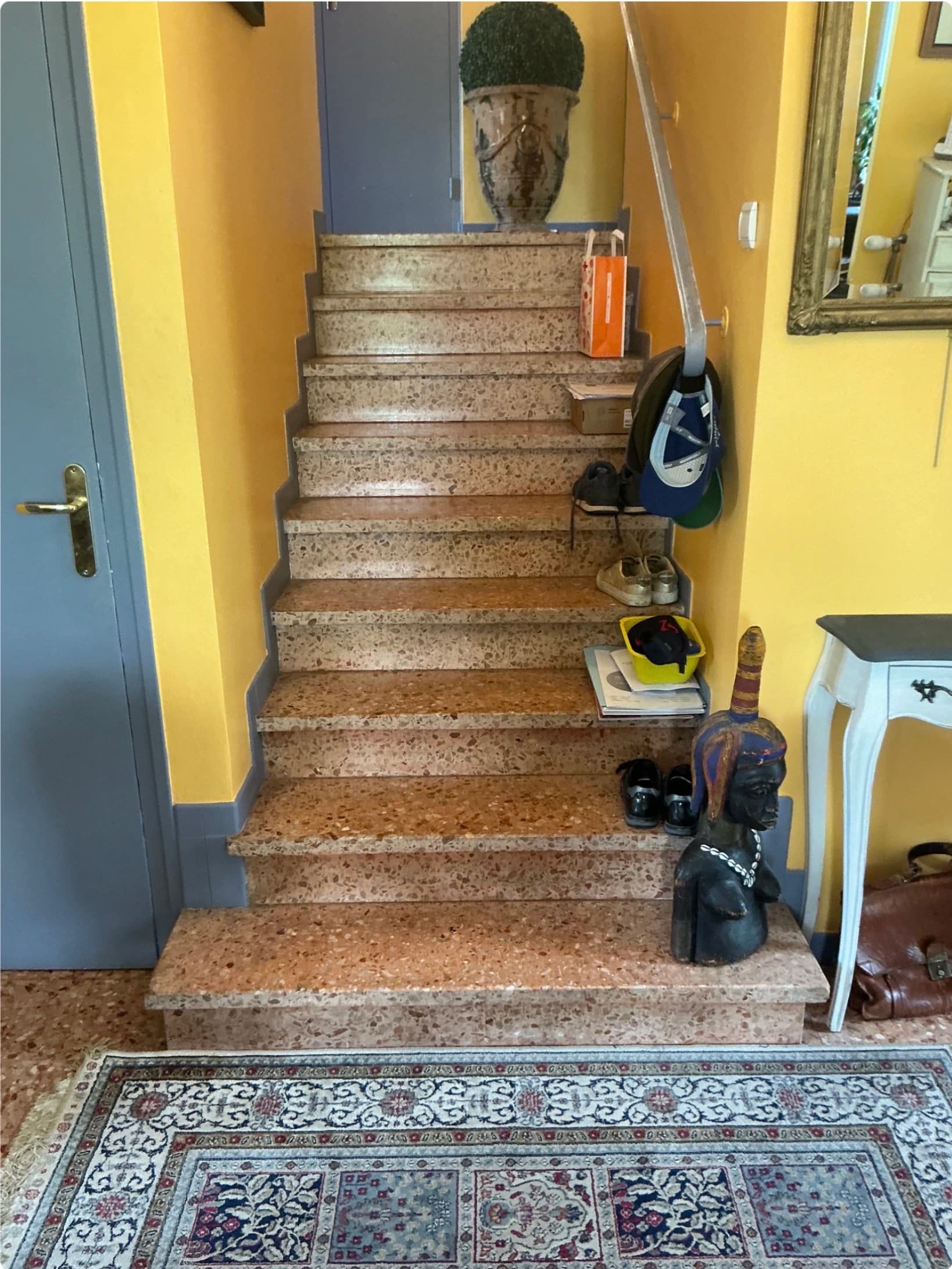 Avant l’installation du monte-escalier à Tournon-sur-Rhône - vue 1