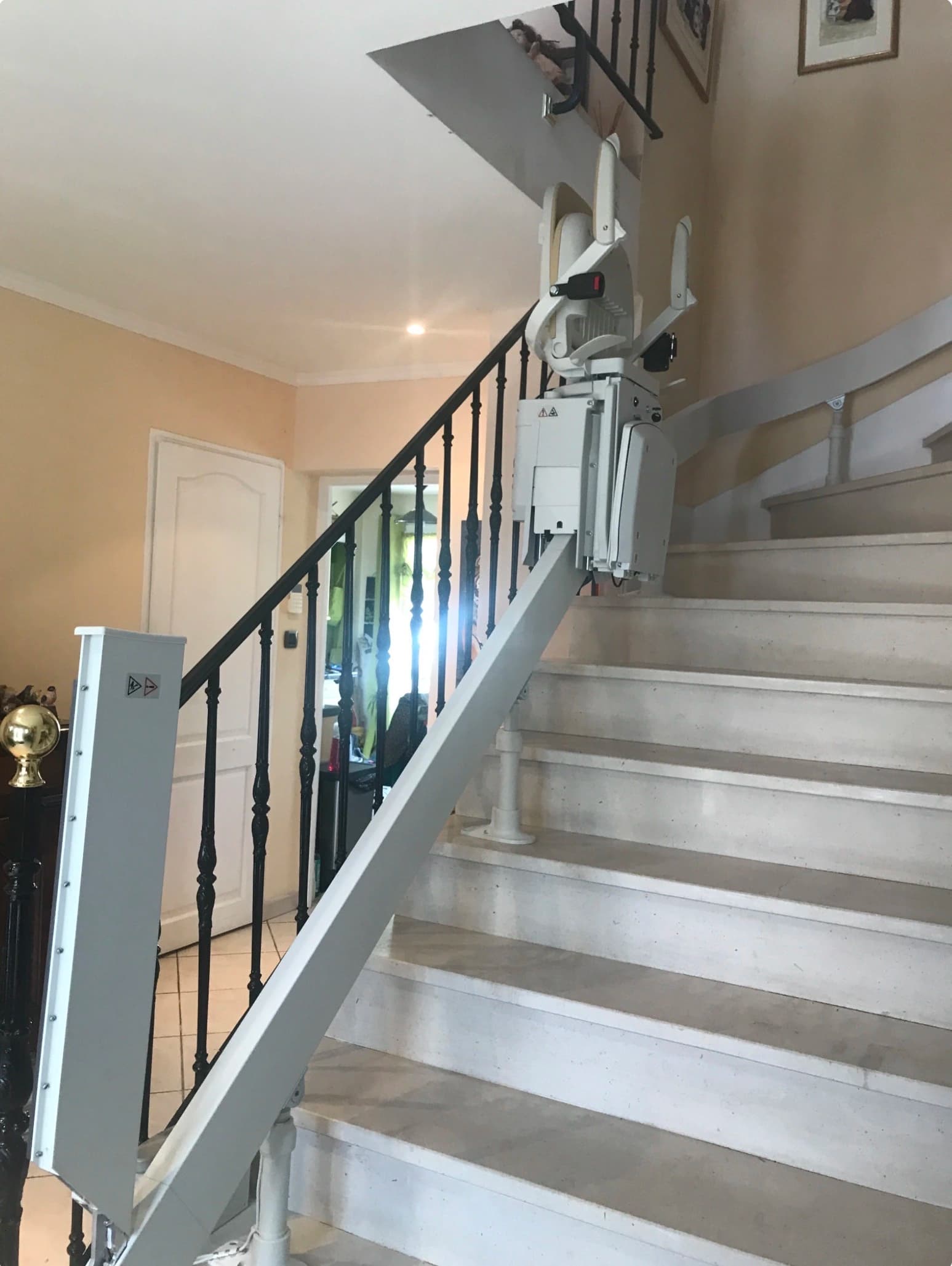 Après l’installation du monte-escalier à La Chapelle-Saint-Mesmin - vue 2