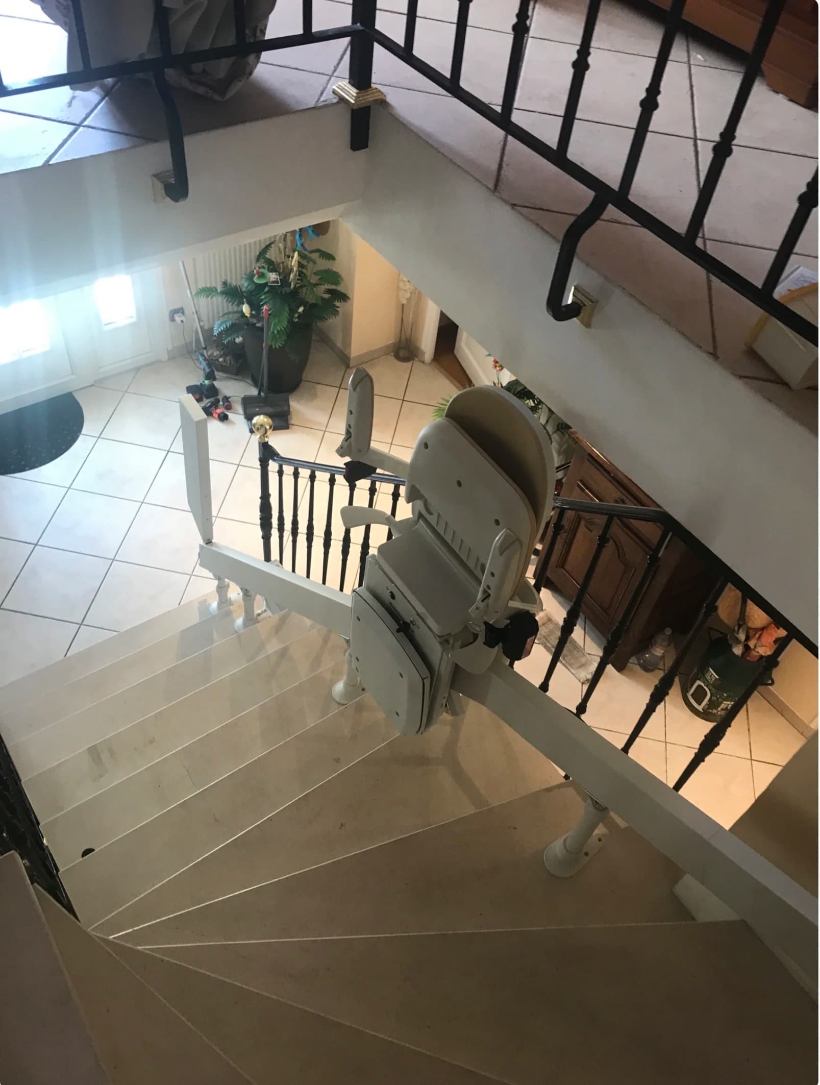 Après l’installation du monte-escalier à La Chapelle-Saint-Mesmin - vue 3